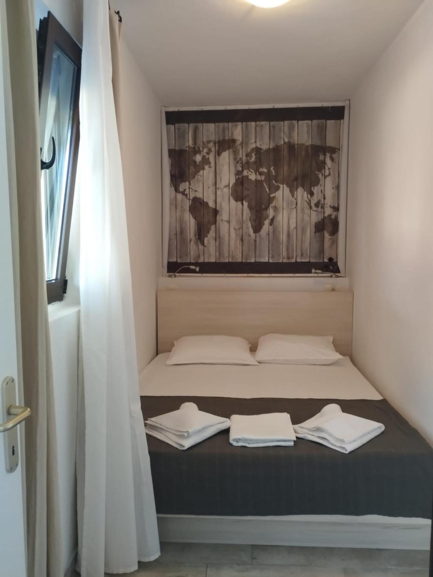 Apartments Lucia Pag Town Zewnętrze zdjęcie