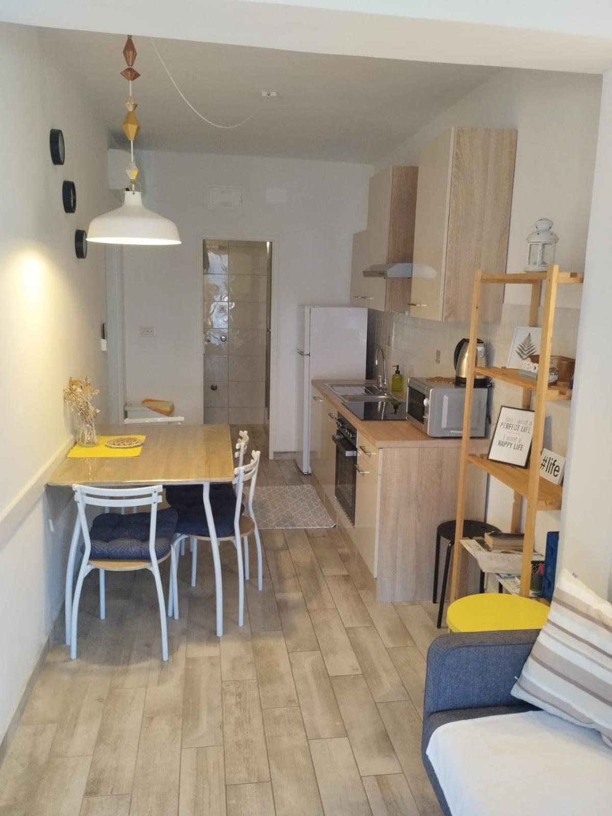 Apartments Lucia Pag Town Zewnętrze zdjęcie