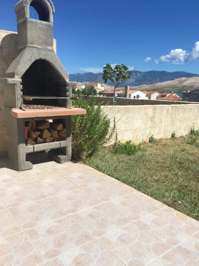 Apartments Lucia Pag Town Zewnętrze zdjęcie
