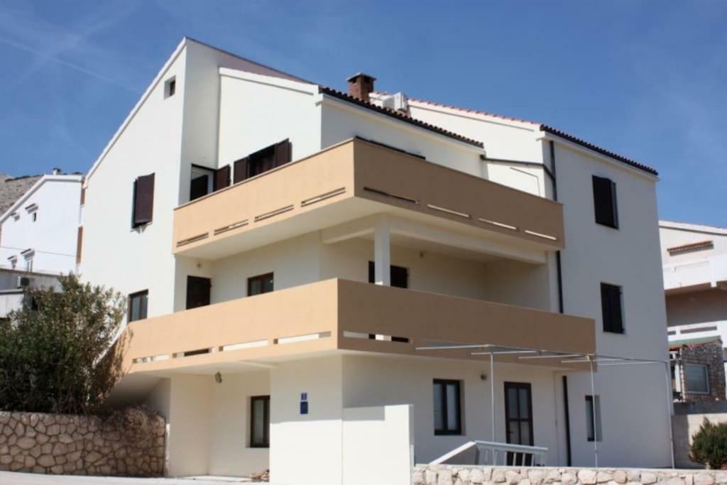 Apartments Lucia Pag Town Zewnętrze zdjęcie